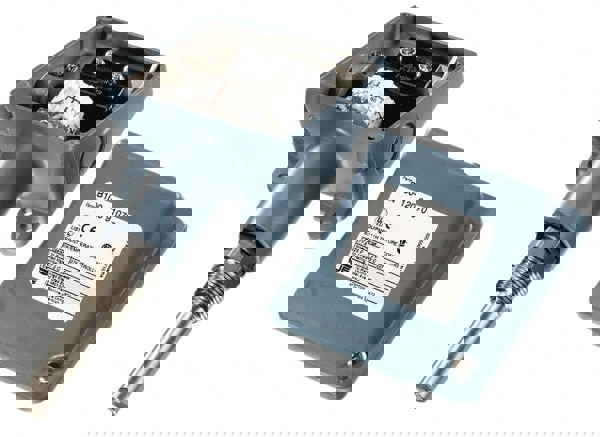 350 to 640&deg;F, Watertight Temp Switch