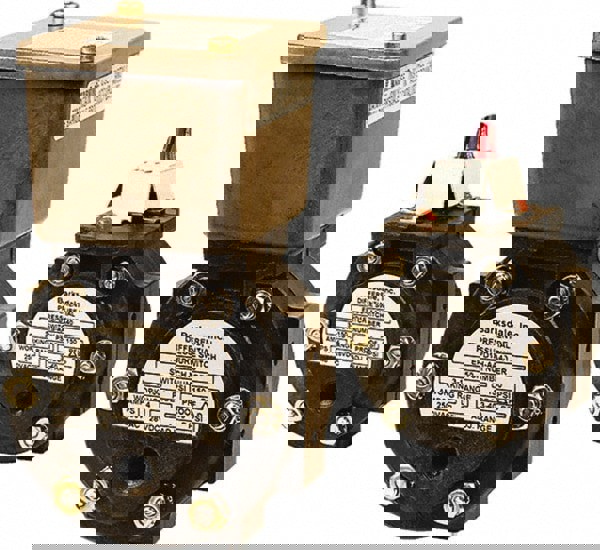 Differential Pressure Switch: 1/8