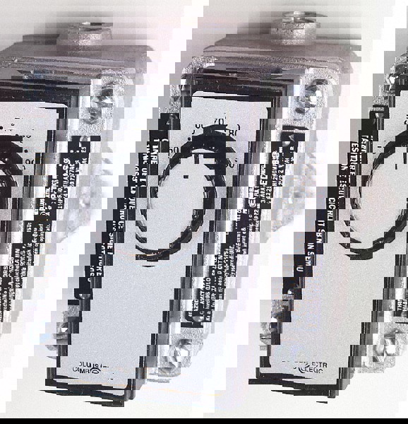 50 to 90&deg;F, Explosion Resistant, Hazardous Location Snap Action Thermostat