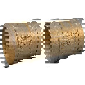 1X4 THRD X THRD DIELEC NIP 647