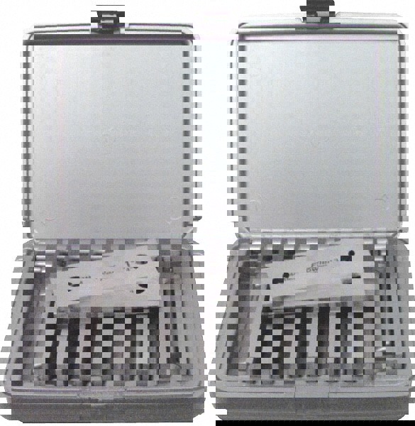 Parallel Sets; Parallelism: 0.0002in ; Material: Alloy Steel ; Features: Absolute Heights are Nominal ; Includes: Case ; Number Of Pieces: 18 ; UNSPSC Code: 27111800