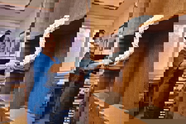 HYGEN Flexible Dusting Wand with Microfiber Duster Cover/Sleeve, 29 inch, White