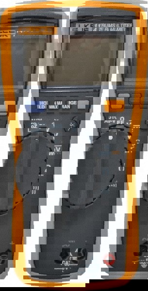 CAT III, Auto Ranging Digital Manual Ranging & True RMS Multimeter: 600 VAC/VDC