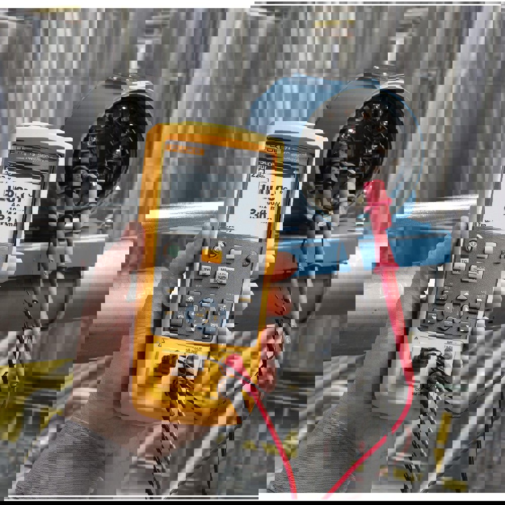 The Fluke 714B is a handheld, battery-operated instrument that measures and sources a variety of thermocouple types and millivolts. It can calibrate a linear thermocouple transmitter with the mV source function and also measure mA while sourcing temperatu