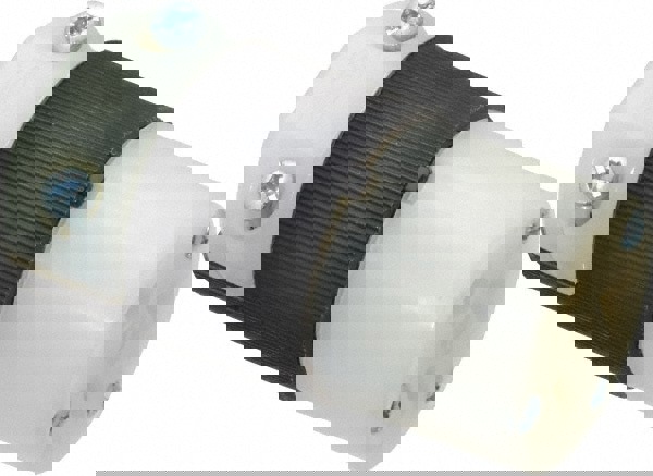 Straight Blade Connector: 5-20R, 125VAC, Black & White