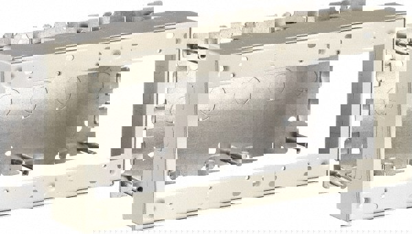 Raceway Fittings & Accessories; Accessory Type: Raceway Box ; Overall Length: 10.01 ; Overall Width: 2 ; Overall Height: 4.54in ; Number Of Gangs: 5; 5 ; For Use With: HBL500 Series Raceways; HBL700 Series Raceways; HBL750 Series Raceways