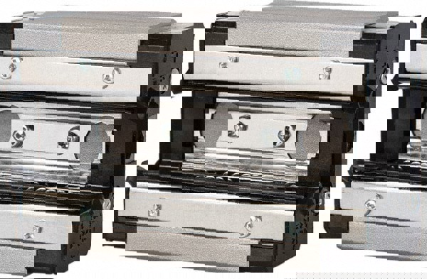 74mm L x 44mm W x 26mm H, 36mm Transverse Hole Spcg, 32mm Lateral Hole Spcg, 4 Way HSR Block