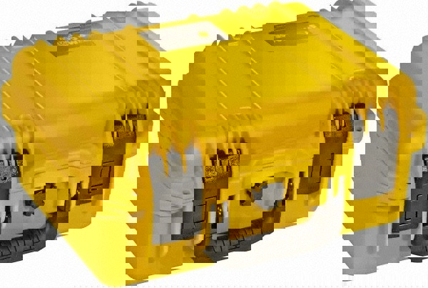 Clamshell Hard Case: 11-13/32