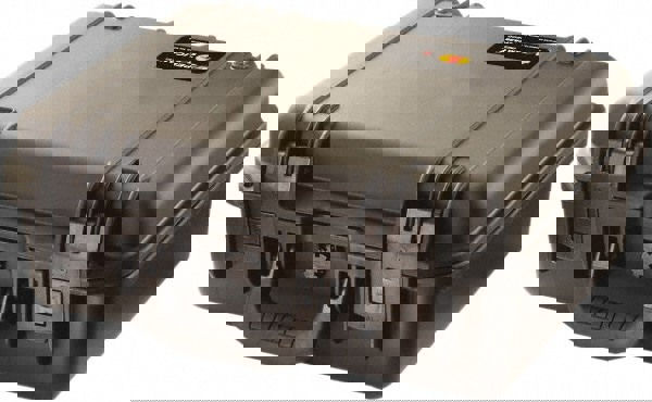 Clamshell Hard Case: 6-39/64