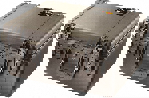 Clamshell Hard Case: 9