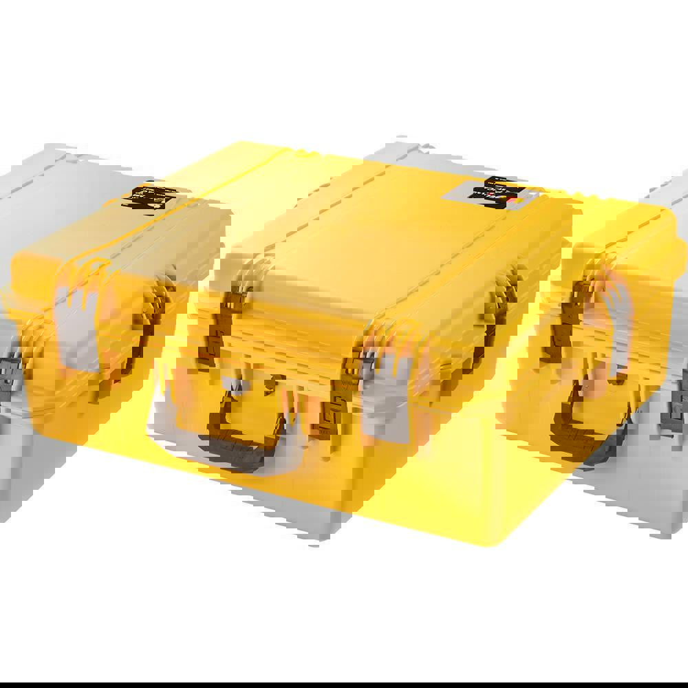 Clamshell Hard Case: 8.6