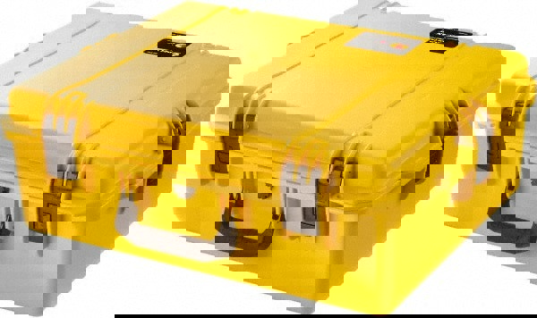 Clamshell Hard Case: 8-39/64