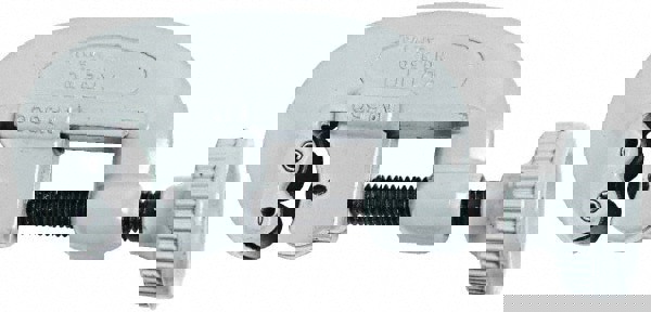 Hand Tube Cutter: 1/8 to 1-1/8