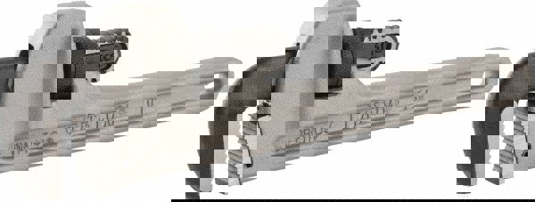 Straight Pipe Wrench: 10