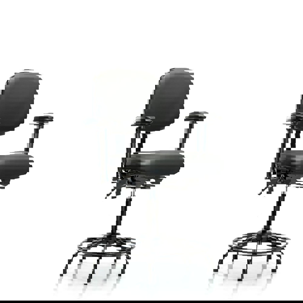 Task Chair: Vinyl, Carbon