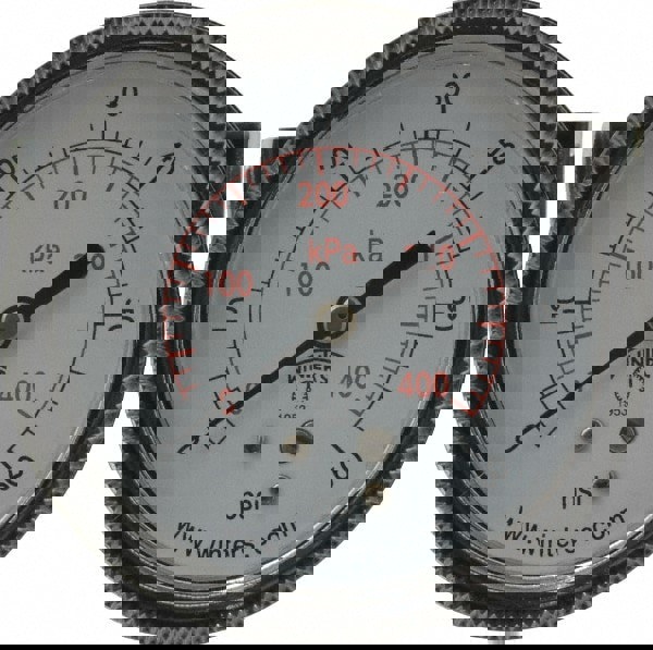 Pressure Gauge: 2-1/2