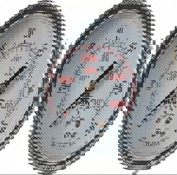 Pressure Gauge: 2-1/2