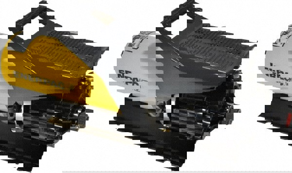 Air-Hydraulic Pump: 3,000 psi