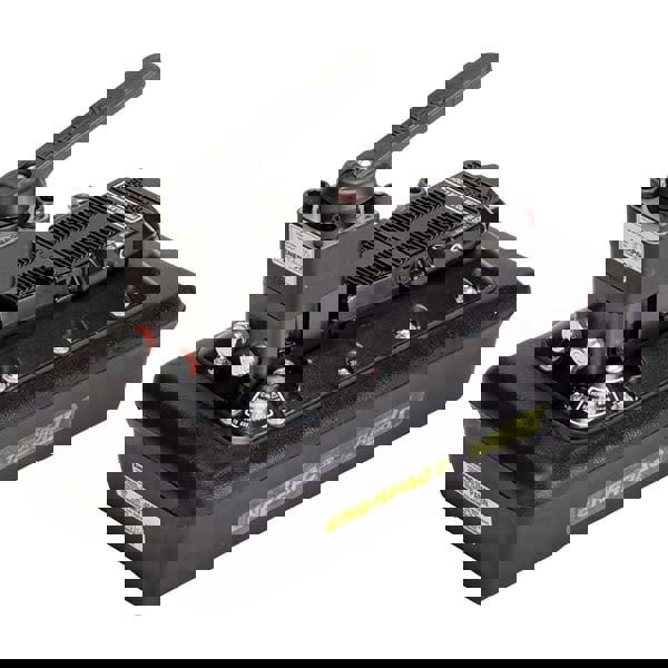 Air-Hydraulic Pump: 5,000 psi