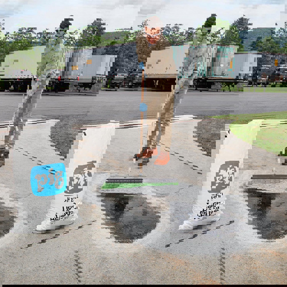 Granular Sorbents/Absorbents; Application: General Absorbent ; Container Size: 40 lb ; Container Type: Bag ; Total Package Absorption Capacity: 5gal ; Material: Cellulose Fiber; Kaolin Clay; Calcium Carbonate