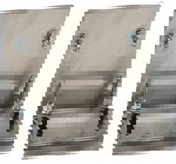 Oil Skimmer Mounting Bracket: