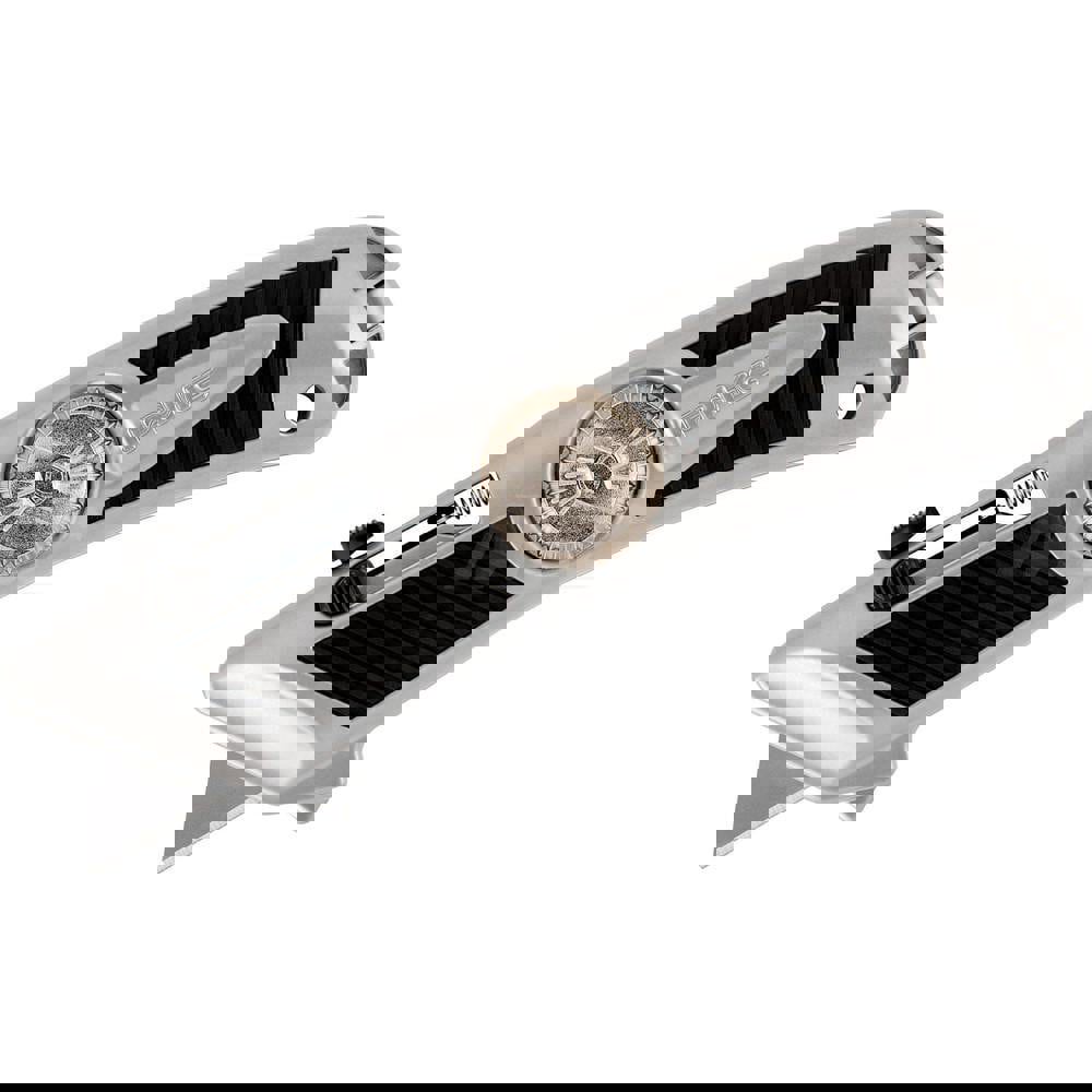 Utility Knife: Auto-Retracting