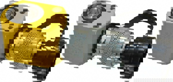 Portable Hydraulic Cylinder: Single Acting, 0.62 cu in Oil Capacity