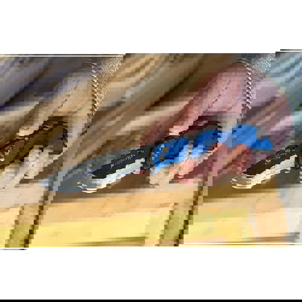 Pocket & Folding Knives; Edge Type: Plain ; Handle Material: Glass-Reinforced Nylon with Thermoplastic Elastomer ; Blade Length (Inch): 3-1/2 ; Closed Length (Inch): 4-1/2 ; Tip Type: Drop Point ; Number Of Blades: 1