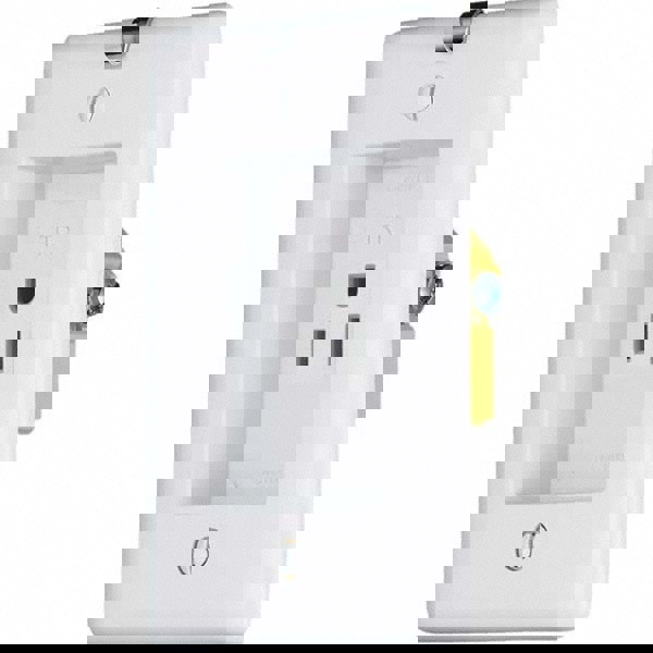 Straight Blade Single Receptacle: NEMA 5-15R, 15 Amps, Grounded