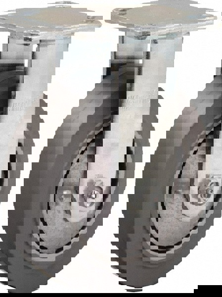 Rigid Top Plate Caster: Rubber Mold on Aluminum, 6