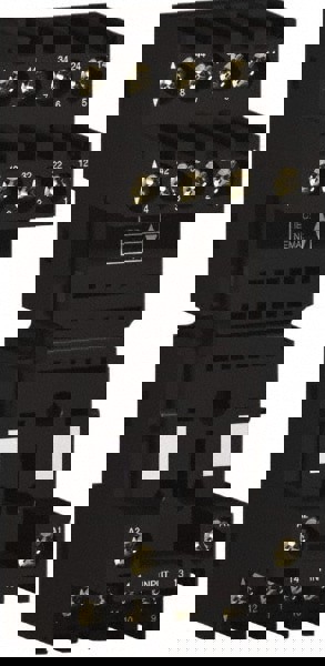 250 Volt, 10 Amp, Flat Relay Socket