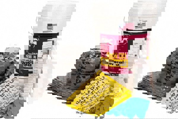 4.5 Gal Capacity Universal Spill Kit