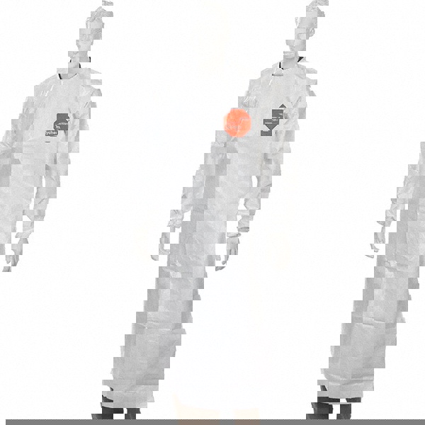 Disposable & Chemical-Resistant Apron: 49-3/4