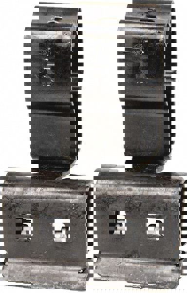 Spring Steel Rigid/EMT Flange Mounted Sn