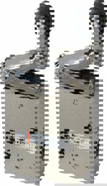 Mechanically Operated Valve: 2-Way & 2-Position, Roller Lever-One Way Actuator, 1/4