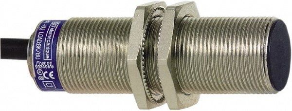 Inductive Proximity Sensor: Cylinder, 5 mm Detection Distance