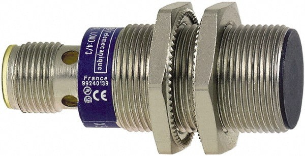 Inductive Proximity Sensor: Cylinder, 5 mm Detection Distance
