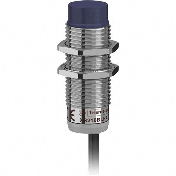 Inductive Proximity Sensor: Cylinder, 8 mm Detection Distance