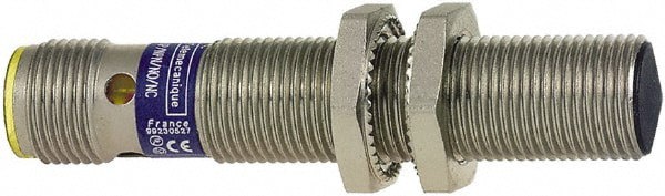 Inductive Proximity Sensor: Cylinder, 2 mm Detection Distance