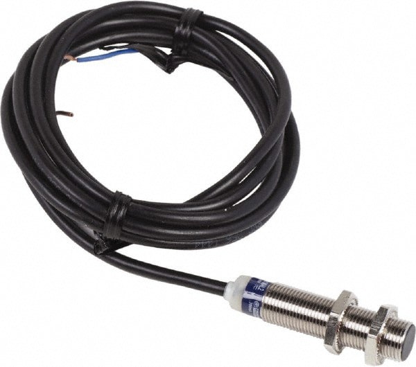 Inductive Proximity Sensor: Cylinder, 2 mm Detection Distance