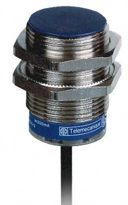 Inductive Proximity Sensor: Cylinder Shielded, 0.39