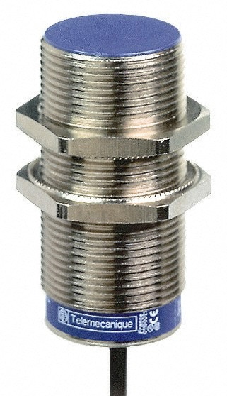 Inductive Proximity Sensor: Cylinder, 15 mm Detection Distance