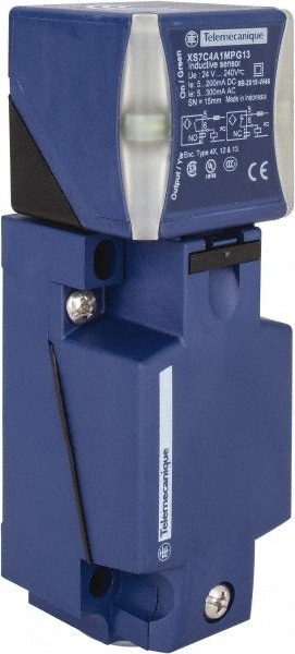 Inductive Proximity Sensor: Rectangular, 15 mm Detection Distance