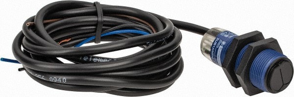 Cable Connector, 4m Nominal Distance, Shock and Vibration Resistant, Retroreflective Photoelectric Sensor