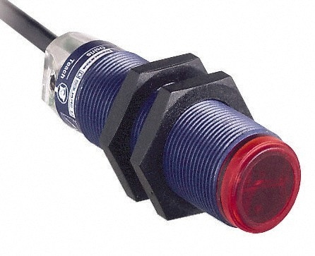 Cable Connector, 4m Nominal Distance, Shock and Vibration Resistant, Retroreflective Photoelectric Sensor