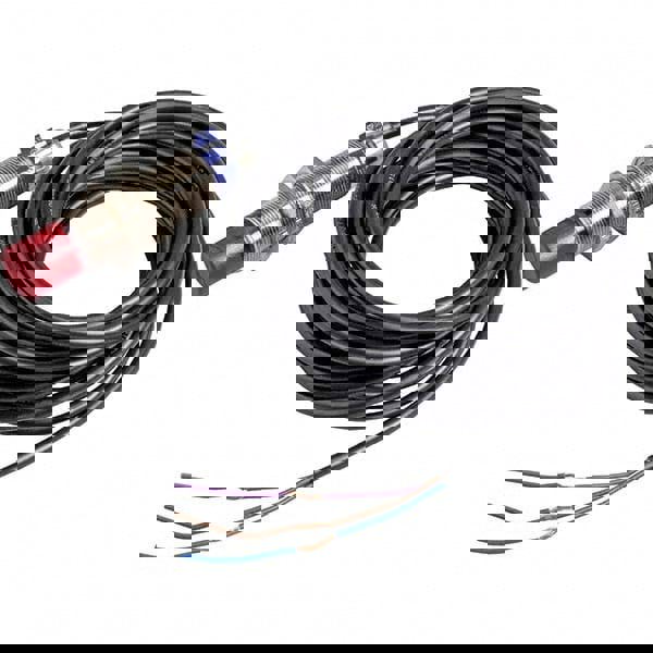 Cable Connector, 5m Nominal Distance, Shock and Vibration Resistant, Retroreflective Photoelectric Sensor