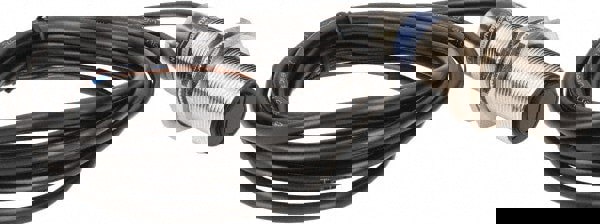 Cable Connector, 0.6m Nominal Distance, Shock and Vibration Resistant, Diffused Photoelectric Sensor